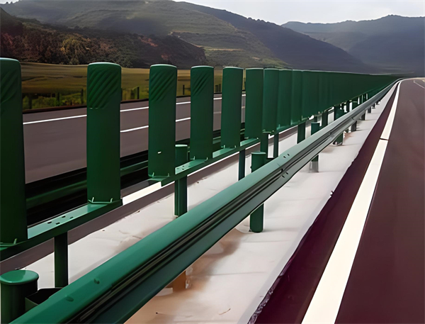 六盘水三波护栏板在高速公路的应用